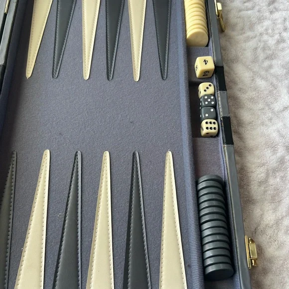 VTG Pressman Backgammon Set in Leatherette Briefcase Complete with Instructions - Picture 2 of 6